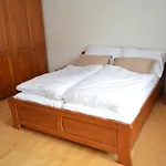 فيلة Adalbert *